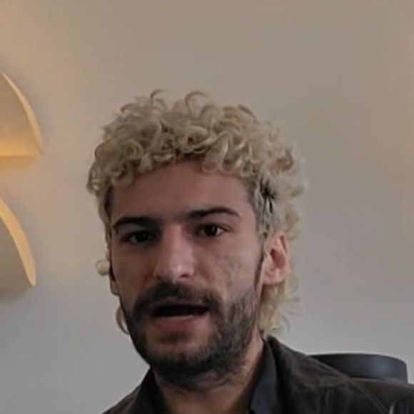 Hugo Bloch Anquier, filho de Débora Bloch e Olivier Anquier, faz carreira internacional como game designer da King