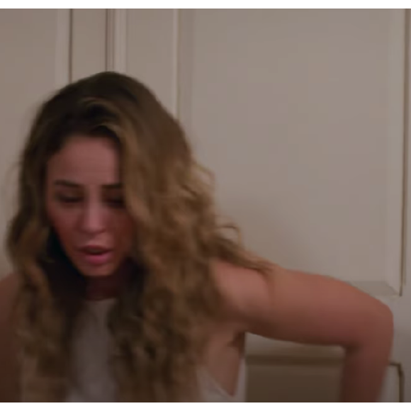 Na novela 'Vale Tudo', Heleninha (Paolla Oliveira) tem uma nova recaída com a bebida, e passou por uma situação intensa, sendo quase vítima de assédio.