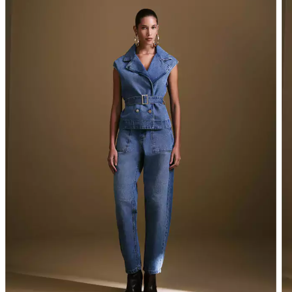 Rafaella Justus apostou na calça Patricia, de tonalidade azul médio, da marca Les Cloches.