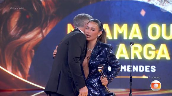 Simone Mendes agradeceu Luciano Huck pelo carinho