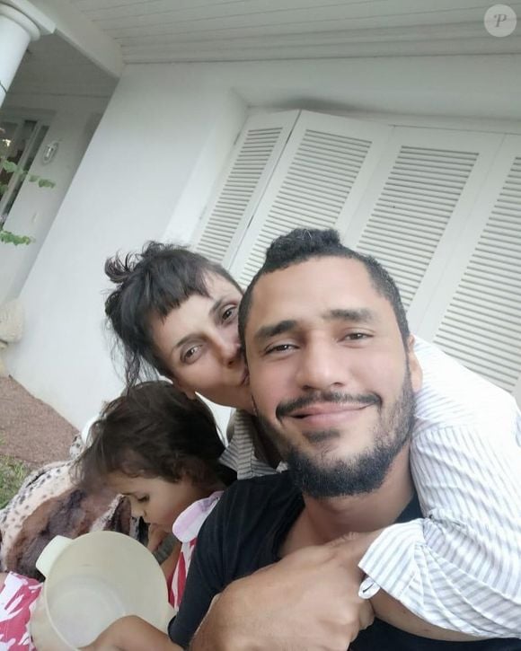 Em 2023, o marido de Helena Rizzo esteve presente em uma prova de serviço com pratos da chef, e em 2025 em uma prova de degustação de bolos de casamento, no 'MasterChef Confeitaria'