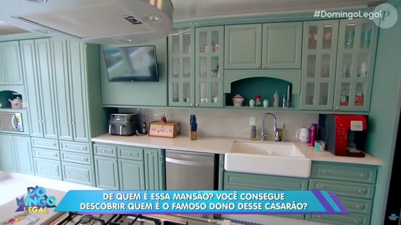 Foto da cozinha da mansão do cantor sertanejo Marcos