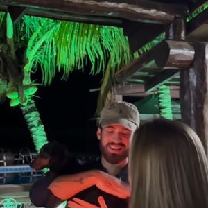 Namorado de Bruna Marquezine, João Guilherme ganhou bolo e parabéns pelos seus 23 anos nos primeiros minutos do dia 1º de fevereiro de 2025