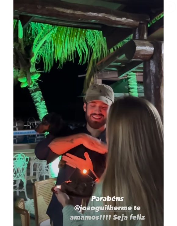 Namorado de Bruna Marquezine, João Guilherme ganhou bolo e parabéns pelos seus 23 anos nos primeiros minutos do dia 1º de fevereiro de 2025
