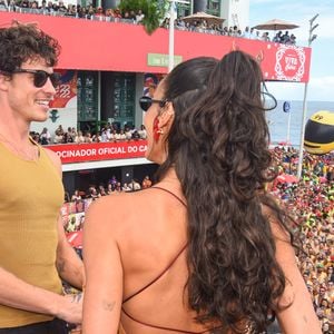 Bruna Marquezine e Shawn Mendes subiram no trio de Ivete Sangalo no Carnaval 2026