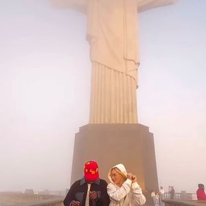 Ao comentar a relação de Vini Jr. e Virgínia Fonseca, Marcia Goldschmidt afirmou que a principal questão não seria descobrir se o jogador ama a influenciadora, mas entender 'Que tipo de amor é esse que não consegue controlar um dedo?'