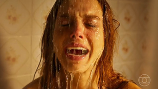 'Em prantos com essa sequência': Giovanna Lancellotti emociona a web em cena devastadora de abuso em 'Dona de Mim'