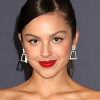 Cheiro de artista! Descubra o perfume favorito da Olivia Rodrigo, headliner no Lollapalooza Brasil 2025