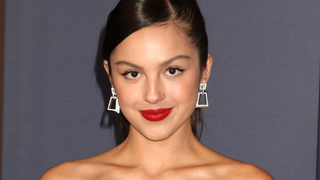 Cheiro de artista! Descubra o perfume favorito da Olivia Rodrigo, headliner no Lollapalooza Brasil 2025