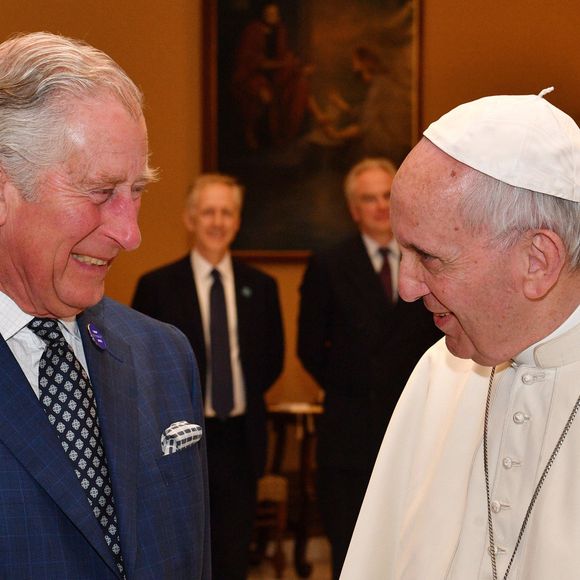 Papa Francisco e Rei Charles III também trocaram votos de melhoras na saúde