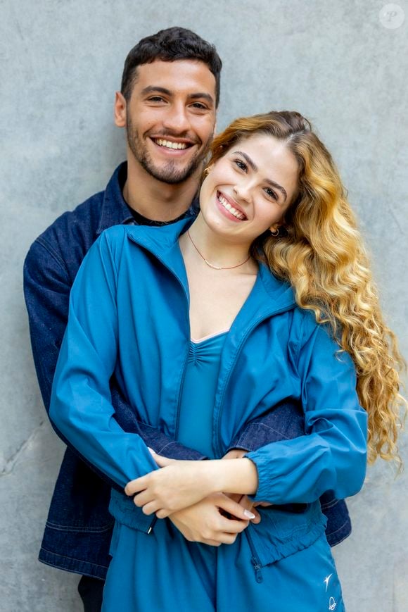 André viverá romance com Carolina