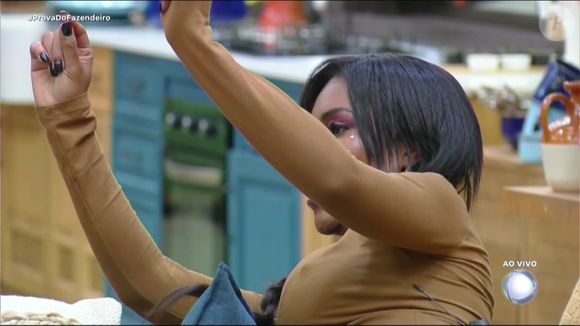 Carol Lekker ironiza vitória de Rayane em A Fazenda 17