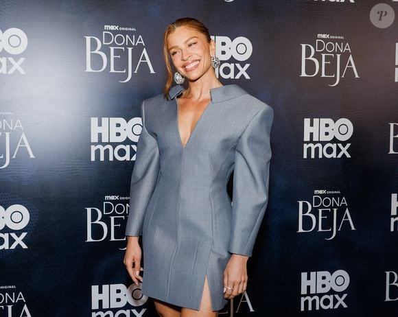 Grazi Massafera elegeu um vestido da grife francesa Givenchy