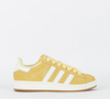 Campus 00S W (Adidas) | R$ 699,99 — A estética volumosa do novo lançamento da Adidas reforça a volta definitiva da moda inspirada nos anos 2000. O modelo aposta em acolchoamento robusto, cadarços largos e design retrô para conquistar as apaixonadas por streetwear elegante