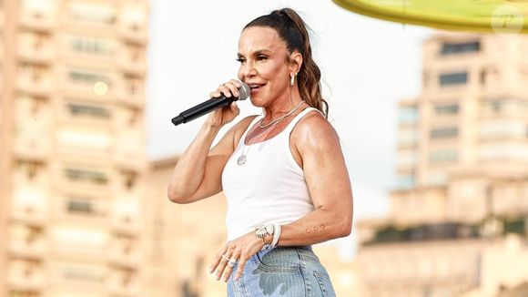 Ivete Sangalo é outra famosa que já fez drenagem linfática