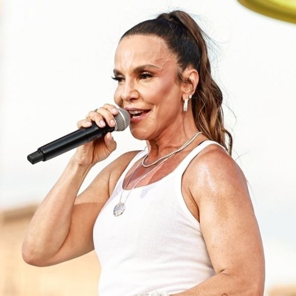 Ivete Sangalo é outra famosa que já fez drenagem linfática