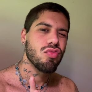 A foto sexy de Zé Felipe rendeu muitos elogios ao cantor