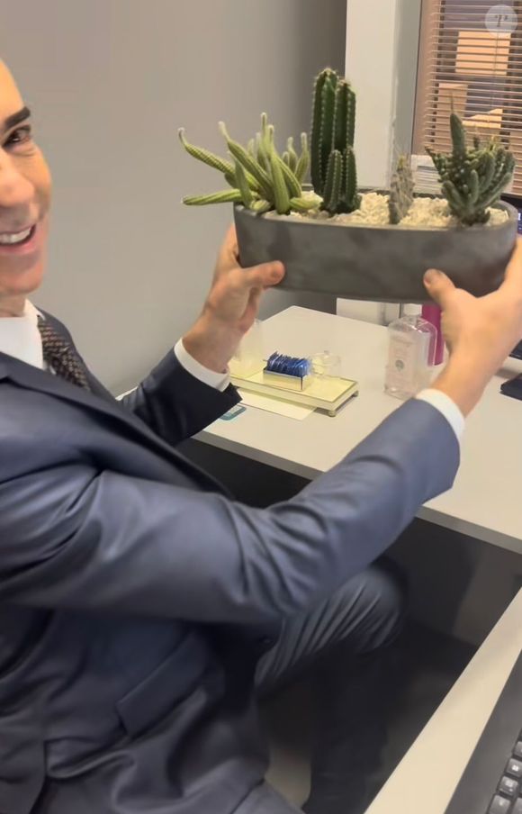 César Tralli no Jornal Nacional: novo apresentador mostra presente de Renata Vasconcellos