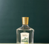 O Carioca, da Granado, é um perfume unissex da família Floral Musk que combina bergamota, lima e frésia com jasmim, violeta, musk e sândalo