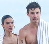 No vídeo, Shawn Mendes aparece com a mão ensanguentada rumo ao hospital, o que acendeu o alerta na web