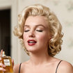 Lançado em 1921, o Chanel N° 5 era um dos perfumes favoritos de Marilyn Monroe, que teria 100 anos hoje; veja 3 opções nacionais similares que cabem no seu bolso para usar neste inverno
