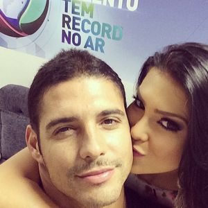 Débora Lyra e Marlos Cruz viveram um relacionamento em 2014, quando ambos participaram de ‘A Fazenda’