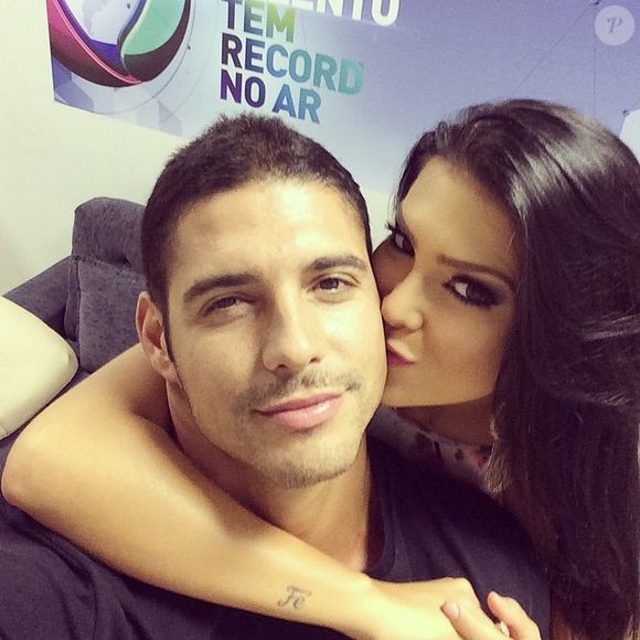 Débora Lyra e Marlos Cruz viveram um relacionamento em 2014, quando ambos participaram de ‘A Fazenda’