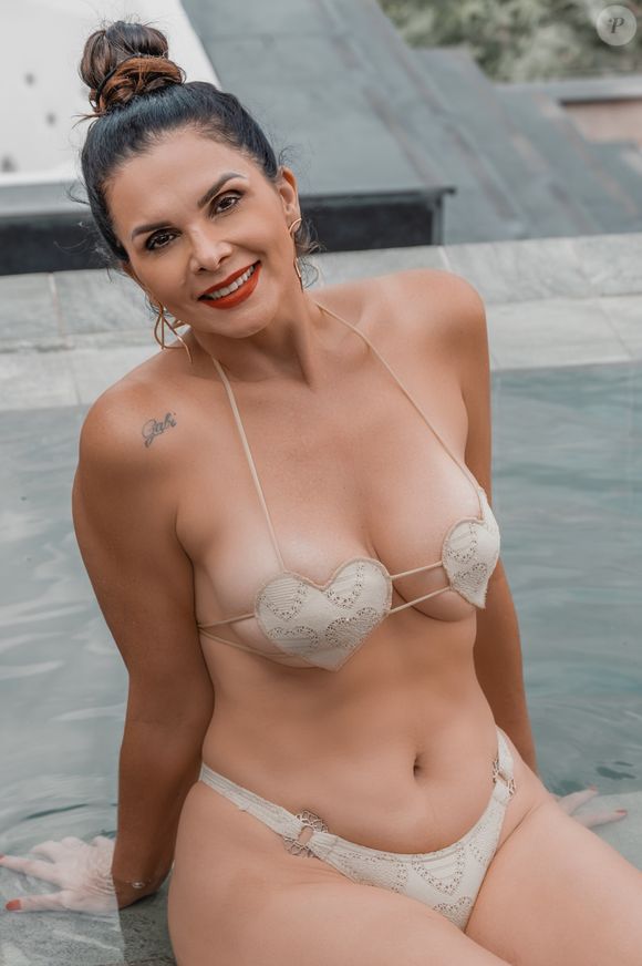 Luiza Ambiel contou que sofreu assédios durante o programa 'Na Banheira do Gugu'.