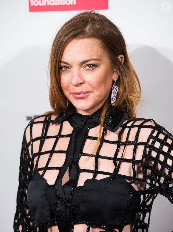 Lindsay Lohan foi outra famosa que teve um glow up chocante no último ano