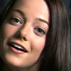 Antes da fama, Emma Stone surgiu no canal 'VH1' em programa de talentos para entrar em série da TV norte-americana