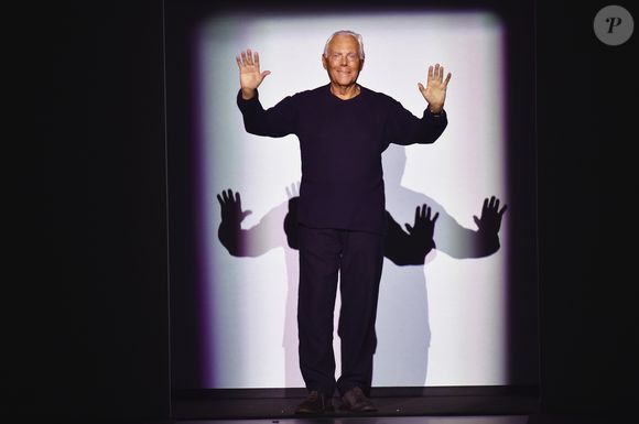 O icônico designer de moda Giorgio Armani morreu nesta quinta-feira (04). A informação foi confirmada pelo Grupo Armani, em comunicado divulgado à imprensa