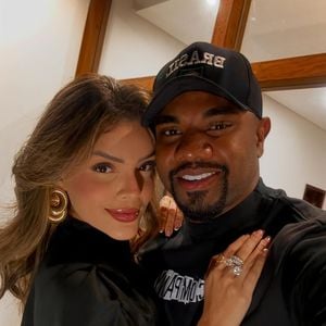 O campão do 'BBB 24', Davi Brito, oficializou o relacionamento de quase 4 meses com a influenciadora Emilly Araújo
