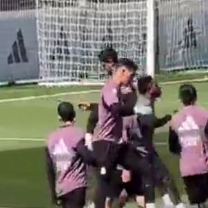 Vini Jr. durante treino do Real Madrid em Valdebebas após repercussão envolvendo sua vida pessoal