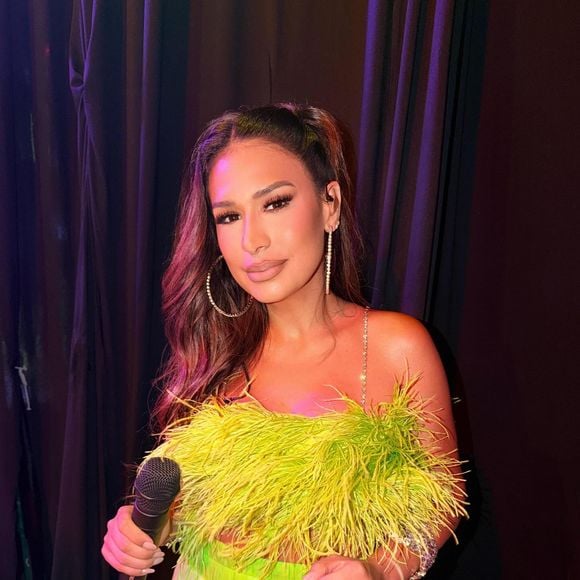 "O prato que mais me traduz fora dos palcos é o básico: arroz, feijão e bife. Eu adoro macarrão também, mas arroz e feijão não podem faltar. É comida simples, popular mesmo, do dia a dia", garante Simone Mendes