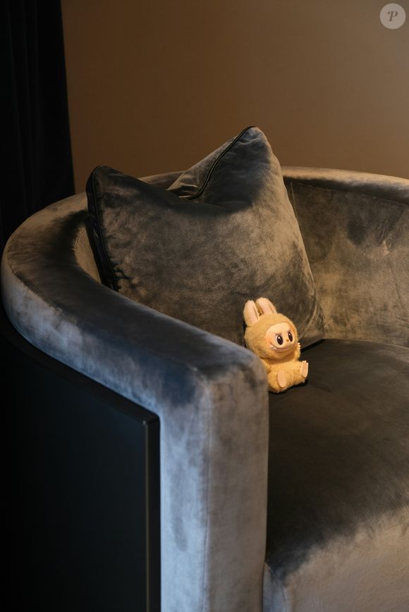 Segundo a investigação, uma equipe de 25 a 30 pessoas seria obrigada a montar, pelo menos, 4.000 Labubus por dia