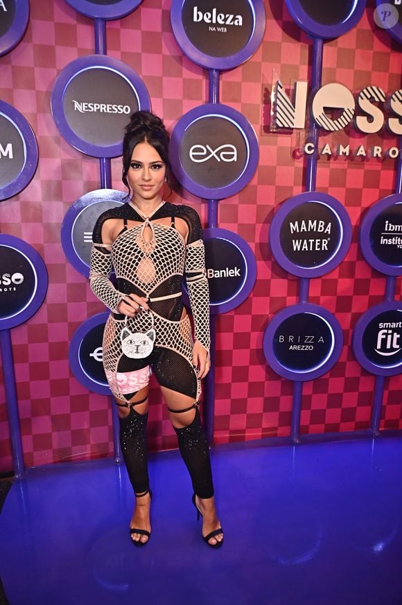 A atriz Giullia Buscacio ousou muito com um look semitransparente para o Carnaval do Rio