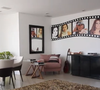 Segundo informações publicadas pelo Extra em 2025, Mara Maravilha colocou à venda por R$ 3 milhões a cobertura duplex de 356 m² que fica em Alphaville, em Barueri, São Paulo