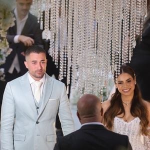 A cantora Lexa e o ator Ricardo Vianna oficializaram a união na tarde desta sexta-feira (10) em uma cerimônia repleta de emoção, elegância e convidados famosos