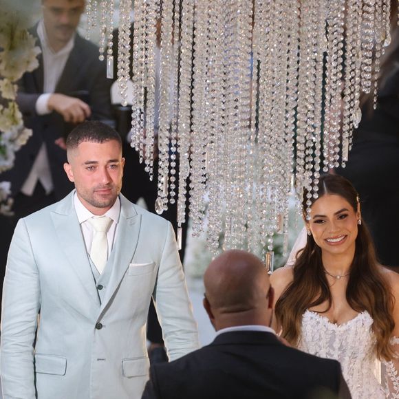 A cantora Lexa e o ator Ricardo Vianna oficializaram a união na tarde desta sexta-feira (10) em uma cerimônia repleta de emoção, elegância e convidados famosos