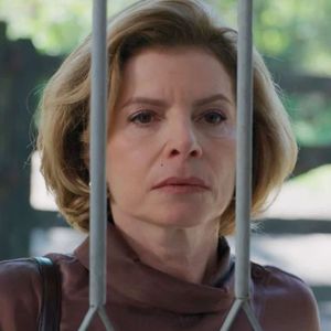 Odete (Debora Bloch) descobre que Ana Clara (Samantha Jones) se casou com Leonardo (Guilherme Magon) na novela 'Vale Tudo'