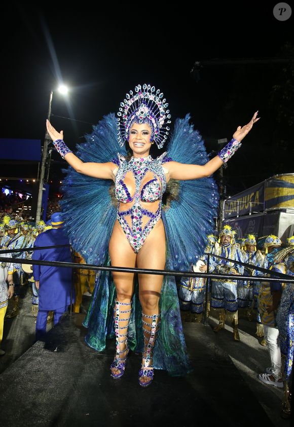 Lexa estaria com dívida de R$ 150 mil com a Unidos da Tijuca, da qual era rainha de bateria