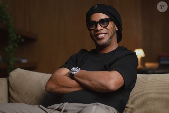 Uma das perguntas mais populares é sobre a fortuna de Ronaldinho Gaúcho, que está aposentado do futebol desde 2018