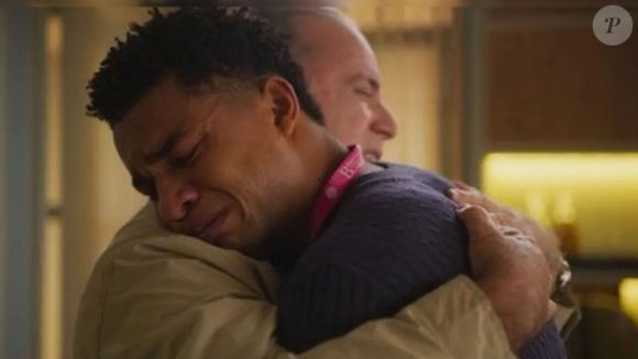 Samuel (Juan Paiva) descobre participação de Jaques na morte de Abel (Tony Ramos) em Dona de Mim