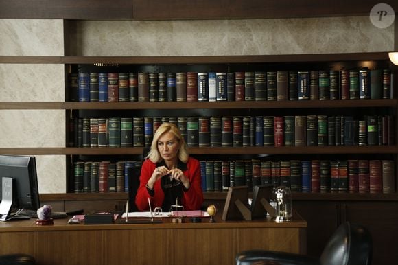 Cahide colocou Melek como sua herdeira, fazendo a garotinha ficar milionária na novela 'Mãe'