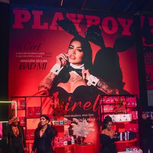 MC Mirella celebrou seus 27 anos com uma festa luxuosa em São Paulo inspirada na revista Playboy