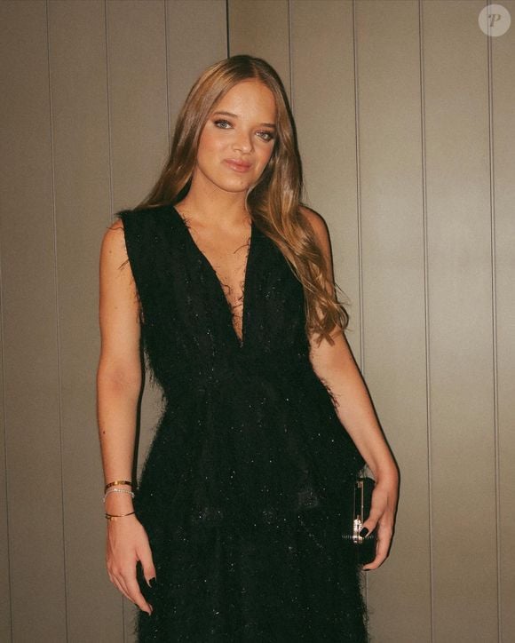 Fotos de Rafaella Justus com o vestido encantaram o público e Ticiane Pinheiro, que reagiu orgulhosa na web