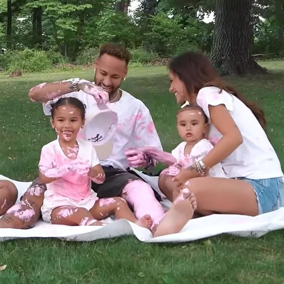 Bruna Biancardi está grávida de sua terceira filha com Neymar; o jogador também é pai de Davi Lucca e Helena