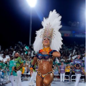 Barriga sarada de Viviane Araujo foi enaltecida na web