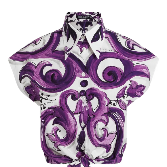 A camisa com estampa gráfica no estilo Majolica estava disponível no site da Farfetch