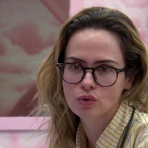 Favorita no BBB 26, Ana Paula Renault tem trajetória marcada por estratégia, conflitos e forte presença nas dinâmicas